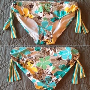 Beach House Swim Bottoms Size 12